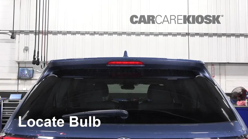 2024 Toyota Grand Highlander XLE 2.4L 4 Cyl. Turbo Éclairage Feu de freinage central (remplacer l'ampoule)